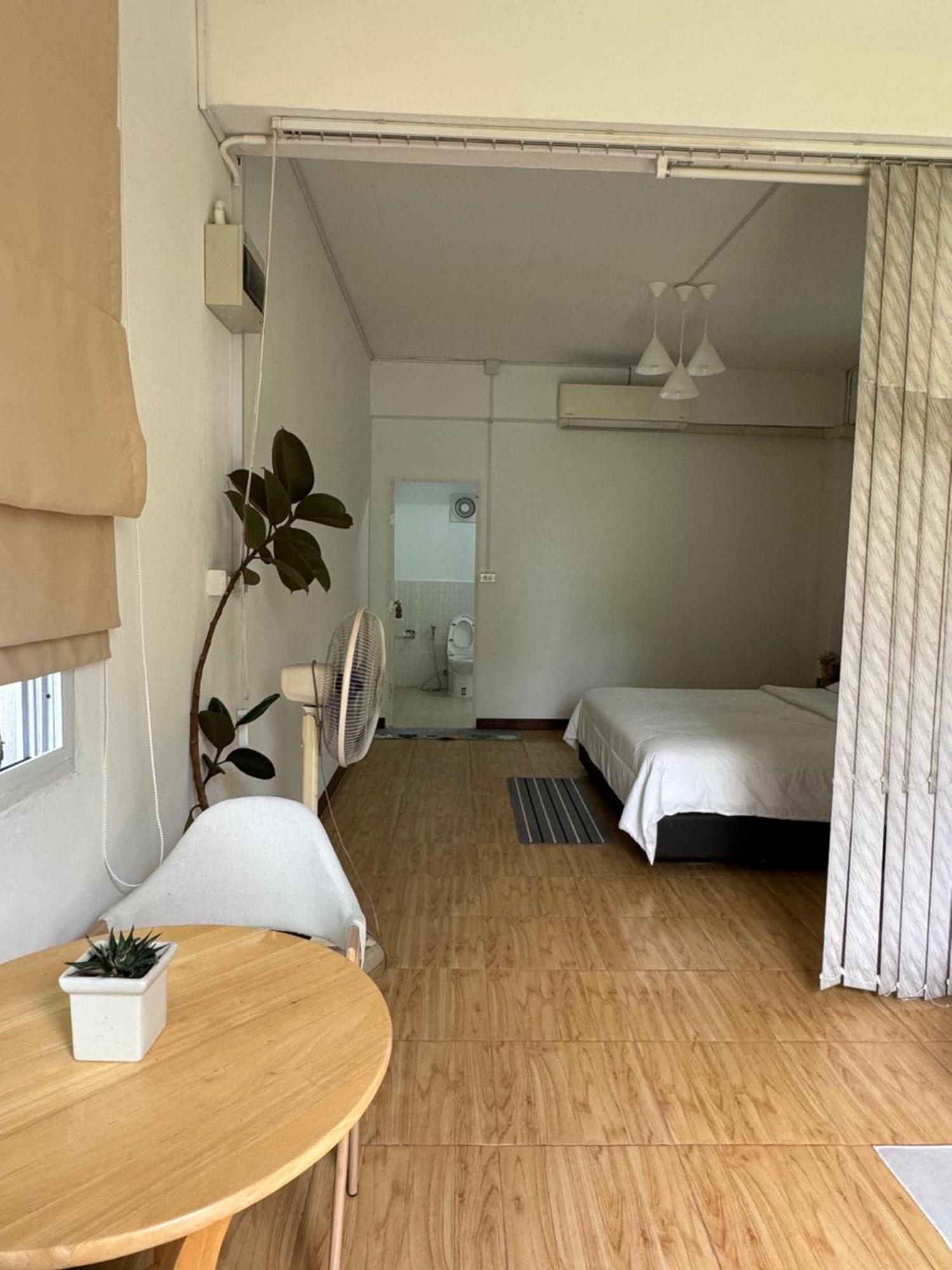 PhraoRai Boonsom公寓 外观 照片